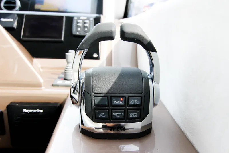 Bugsy Yacht Photos Pics Throttle control panel on 2020 Galeon 550 Fly yacht, featuring various operational buttons.