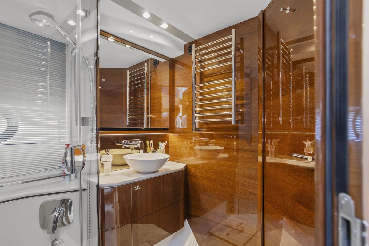 2019 Princess 63 