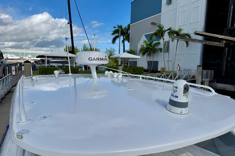  Yacht Photos Pics 2022 Intrepid 409 Valor boat with Garmin and FLIR equipment at a marina.