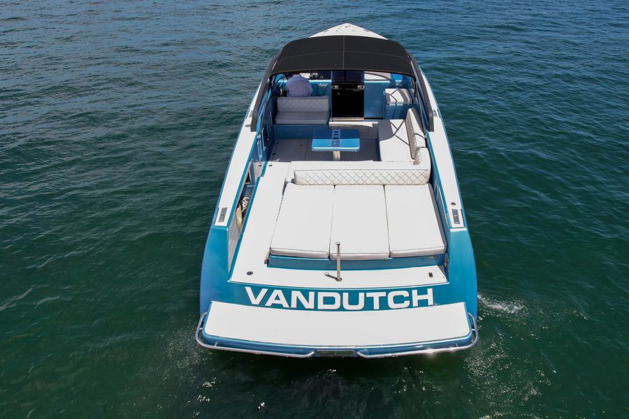 2015 VanDutch 40