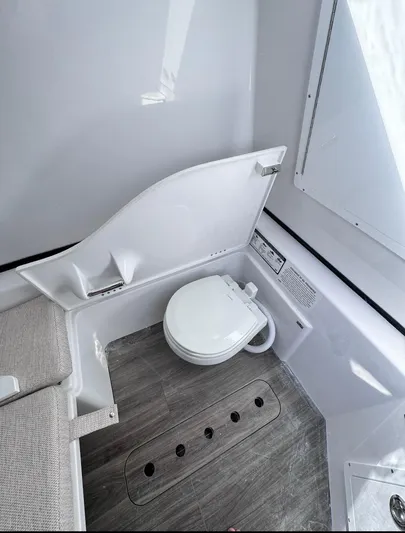  Yacht Photos Pics 2025 SPORTSMAN 352 OPEN - Image 13