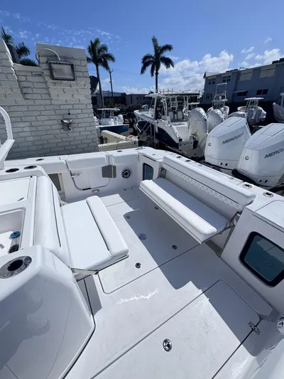  Yacht Photos Pics 2025 SPORTSMAN 352 OPEN - Image 5