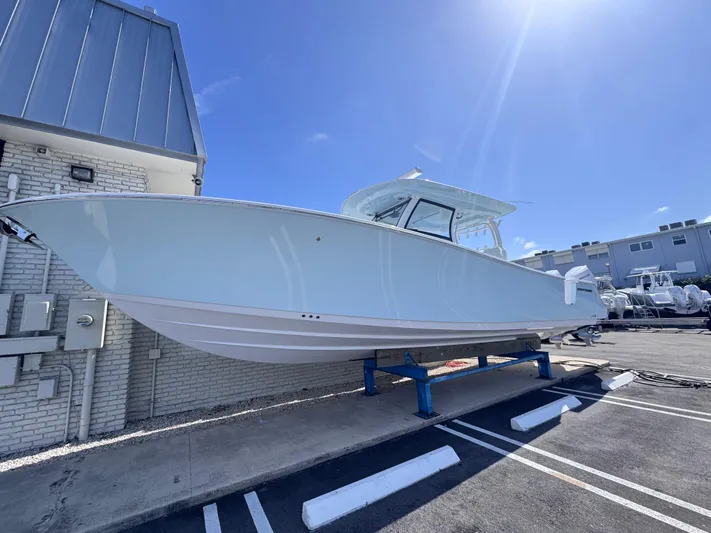  Yacht Photos Pics 2025 SPORTSMAN 352 OPEN - Image 2