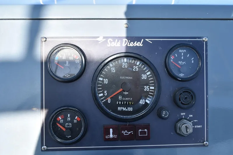 Alieva Yacht Photos Pics Instrument panel of 2010 Joubert-Nivelt ALIEVA 60 with Sol&eacute; Diesel gauges.