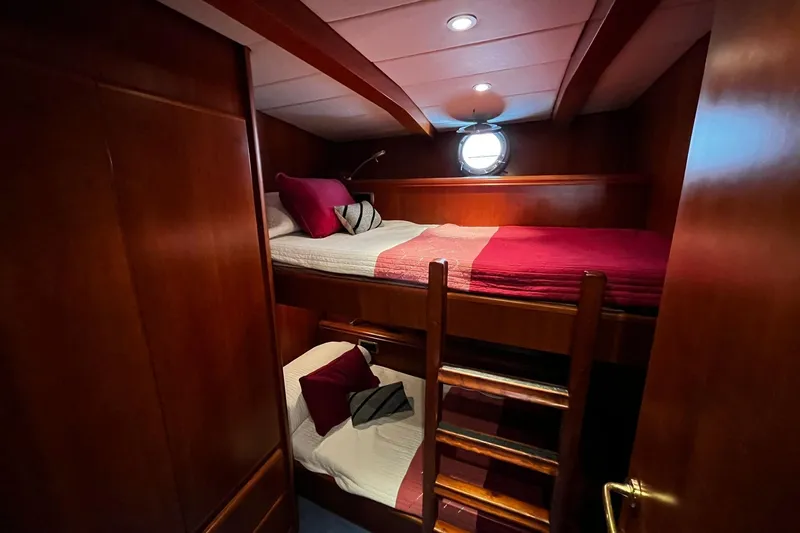 Alieva Yacht Photos Pics Cozy cabin with bunk beds in 2010 Joubert-Nivelt ALIEVA 60 yacht.