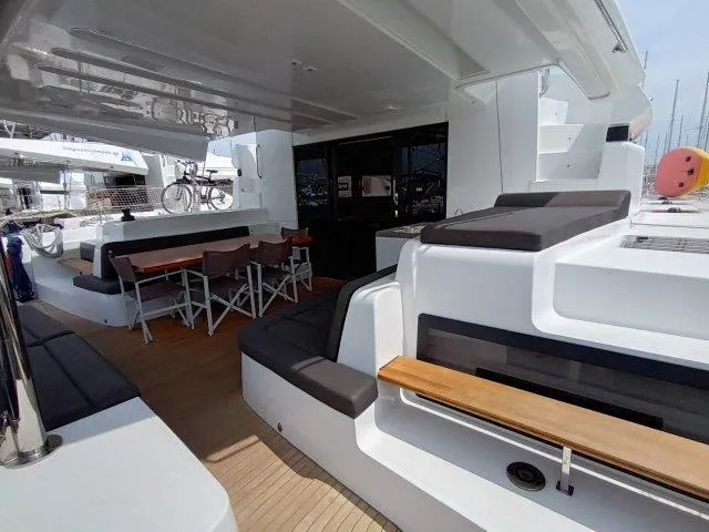 Icarus Yacht Photos Pics Lagoon 50