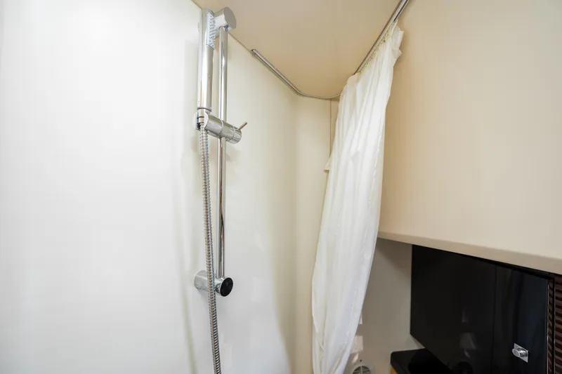  Yacht Photos Pics Shower area in 2009 Sessa Marine Key Largo 36 boat cabin.