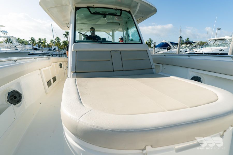 2019 Boston Whaler 380 Outrage