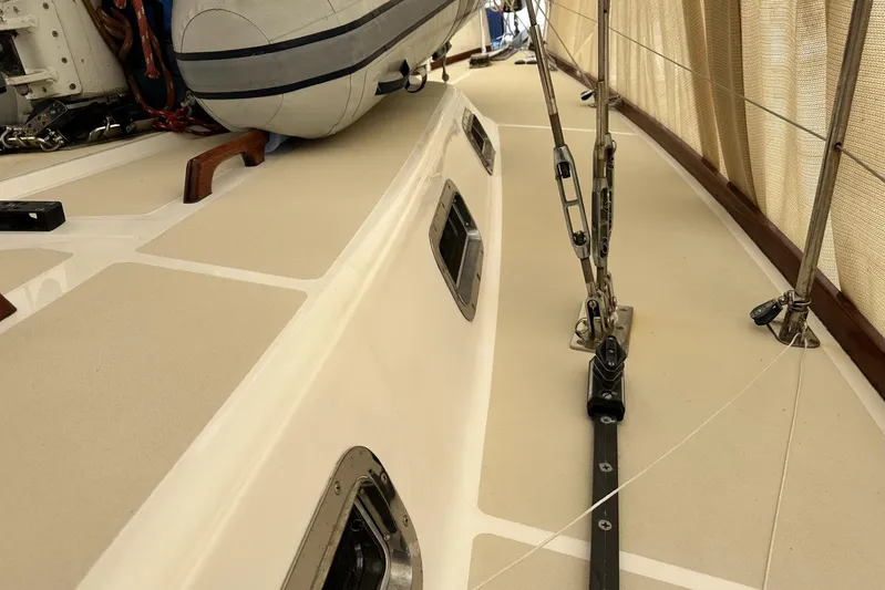 Bittersweet Yacht Photos Pics Deck of 1998 Tartan 4100 sailboat with rigging and inflatable dinghy.