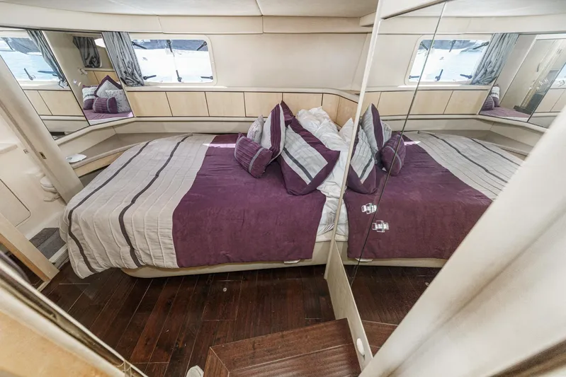 Grato Yacht Photos Pics 