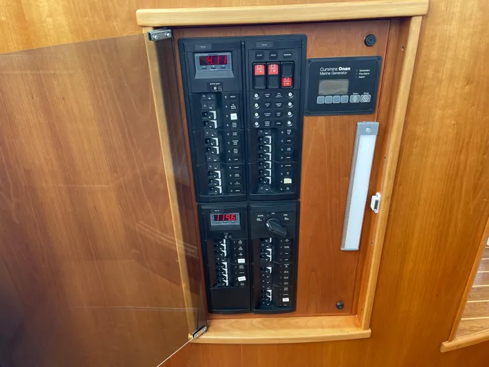 Full Circle Yacht Photos Pics 