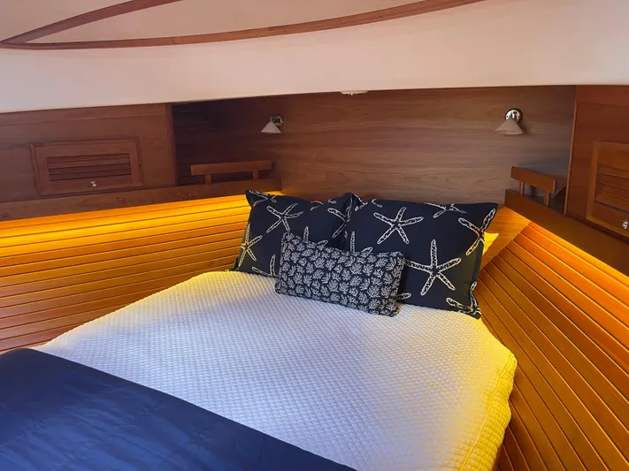 Full Circle Yacht Photos Pics 