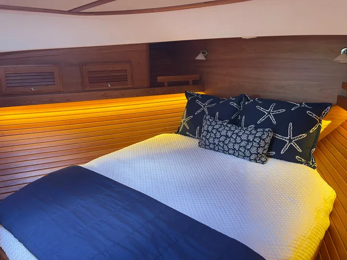 Full Circle Yacht Photos Pics 