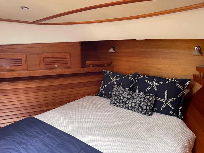 Full Circle Yacht Photos Pics 