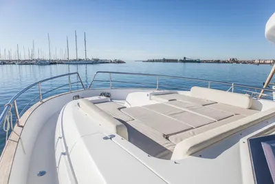 2015 Azimut Magellano 53