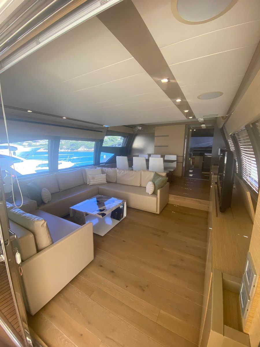 2012 Ferretti Yachts 75 