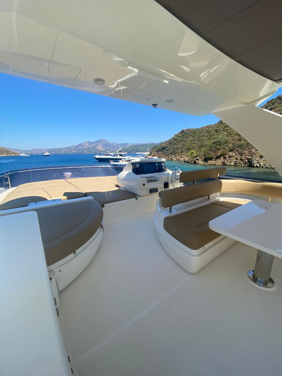 2012 Ferretti Yachts 75 