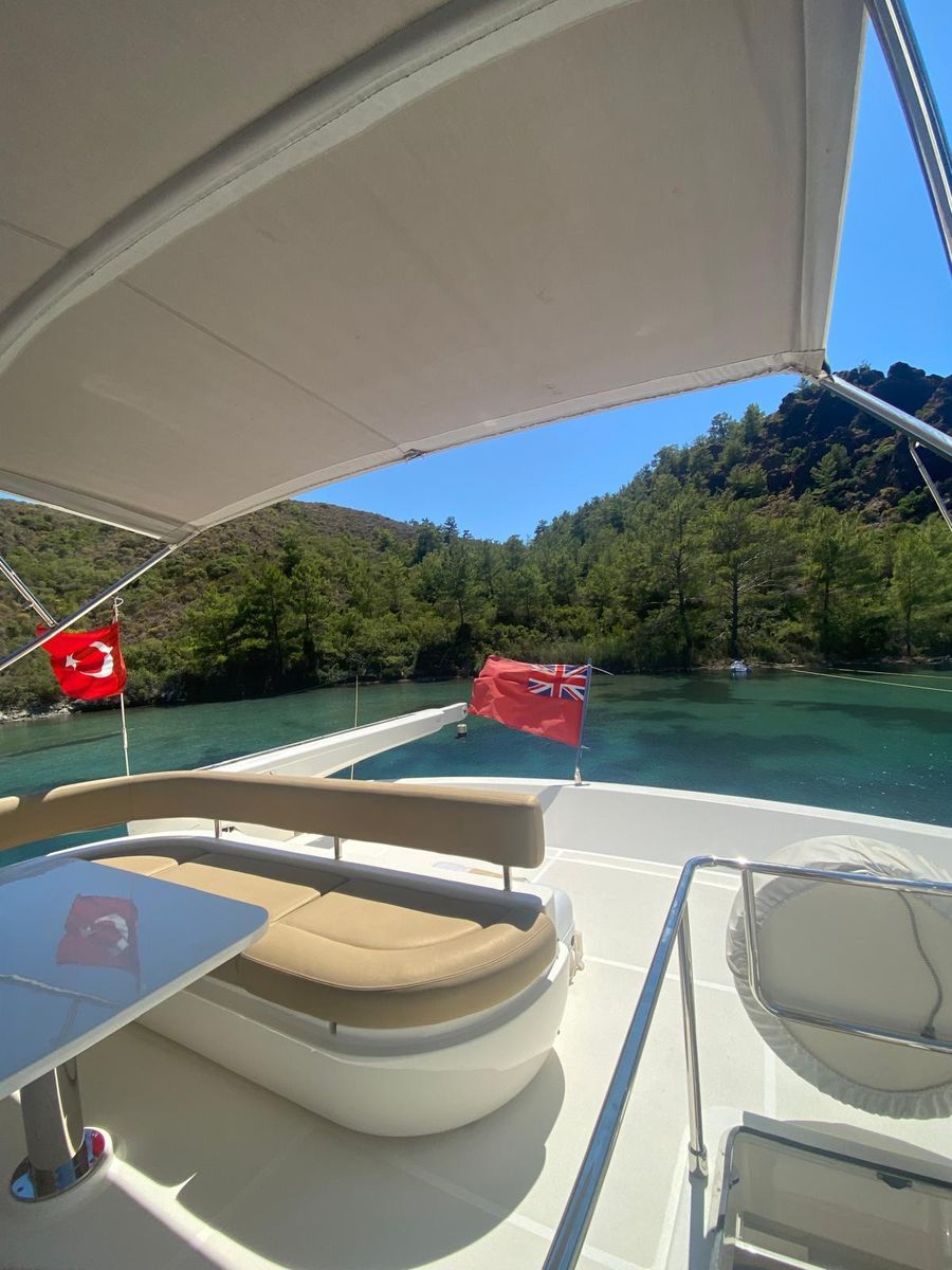 2012 Ferretti Yachts 75 