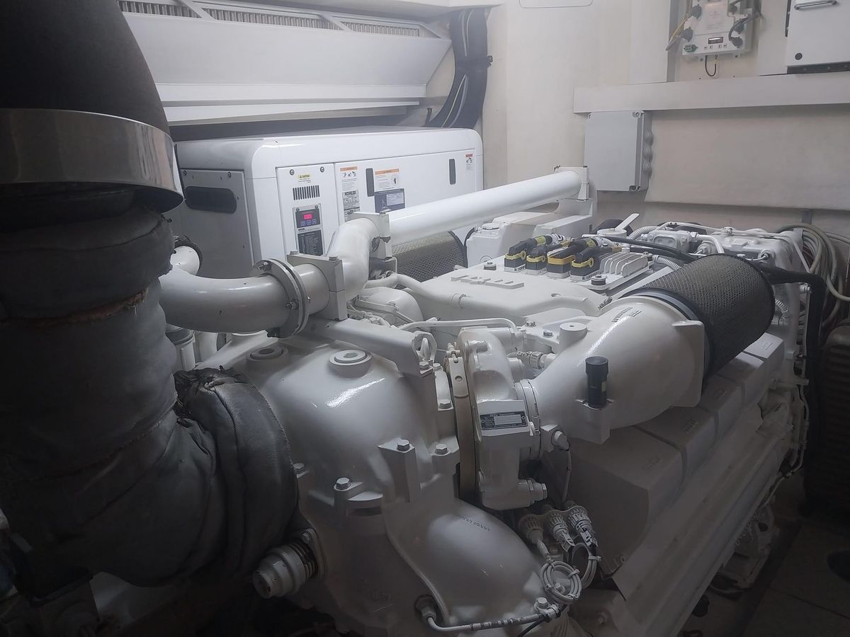 2012 Ferretti Yachts 75 