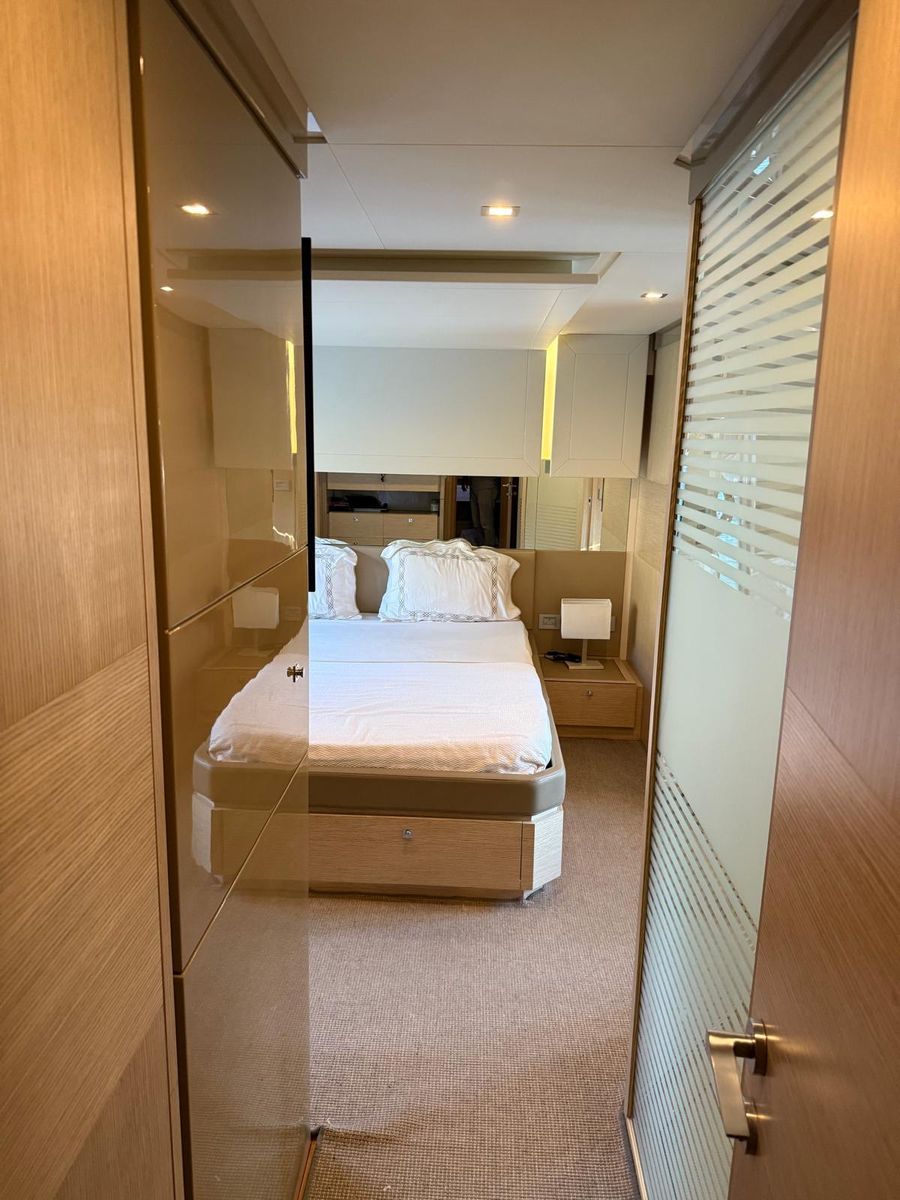 2012 Ferretti Yachts 75 