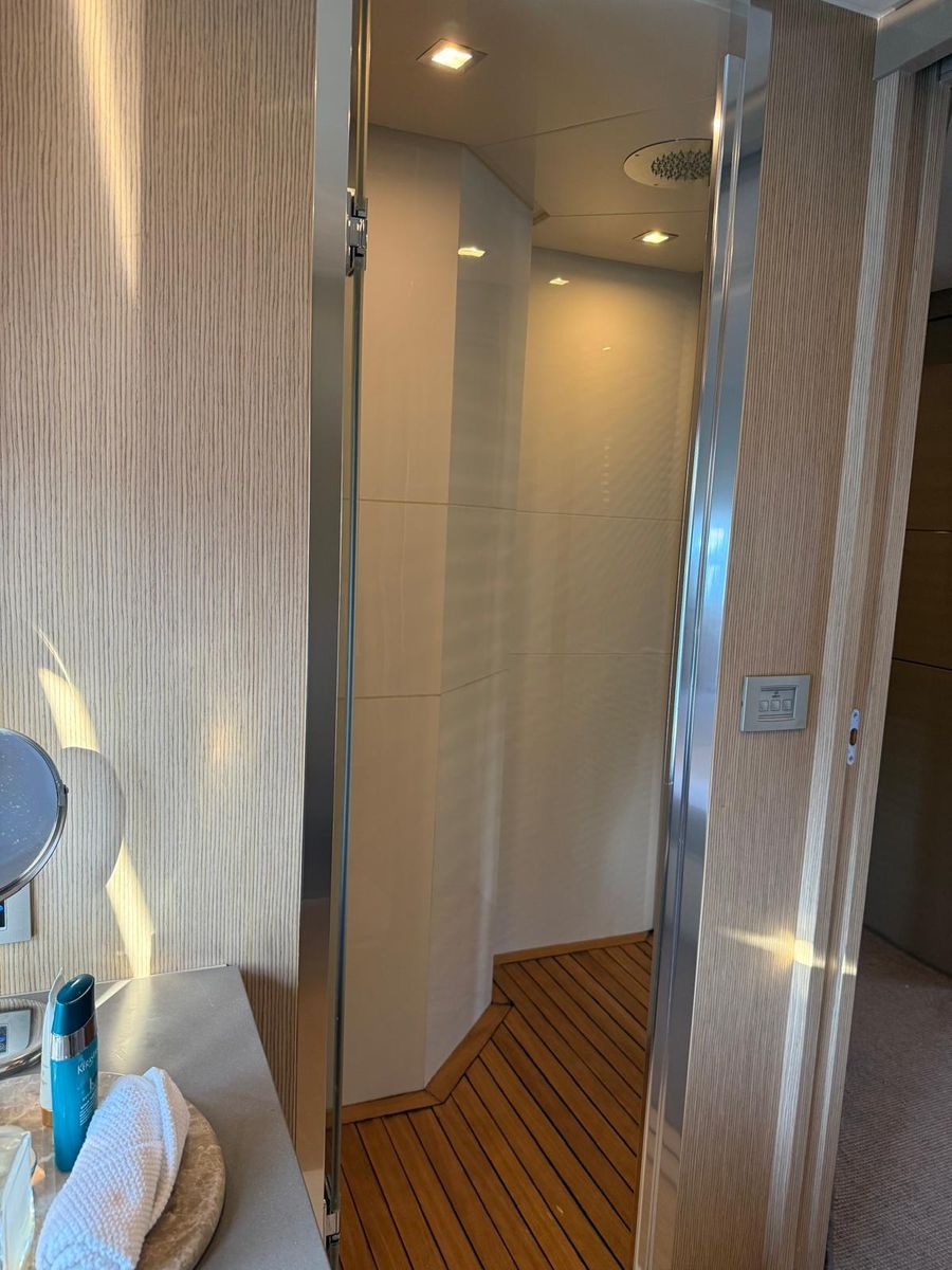 2012 Ferretti Yachts 75 