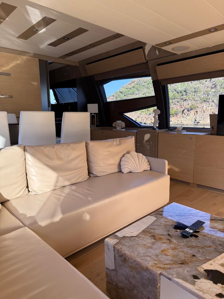 2012 Ferretti Yachts 75 