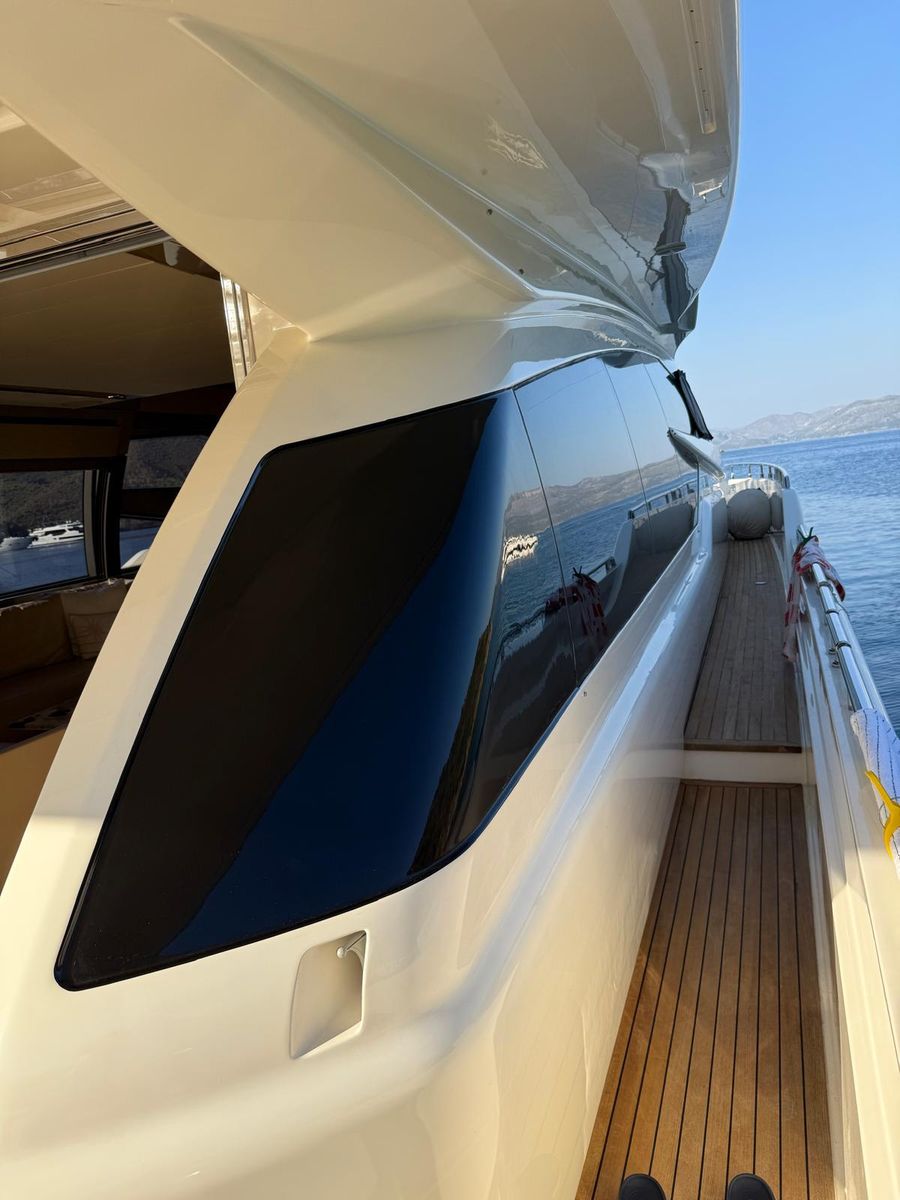 2012 Ferretti Yachts 75 