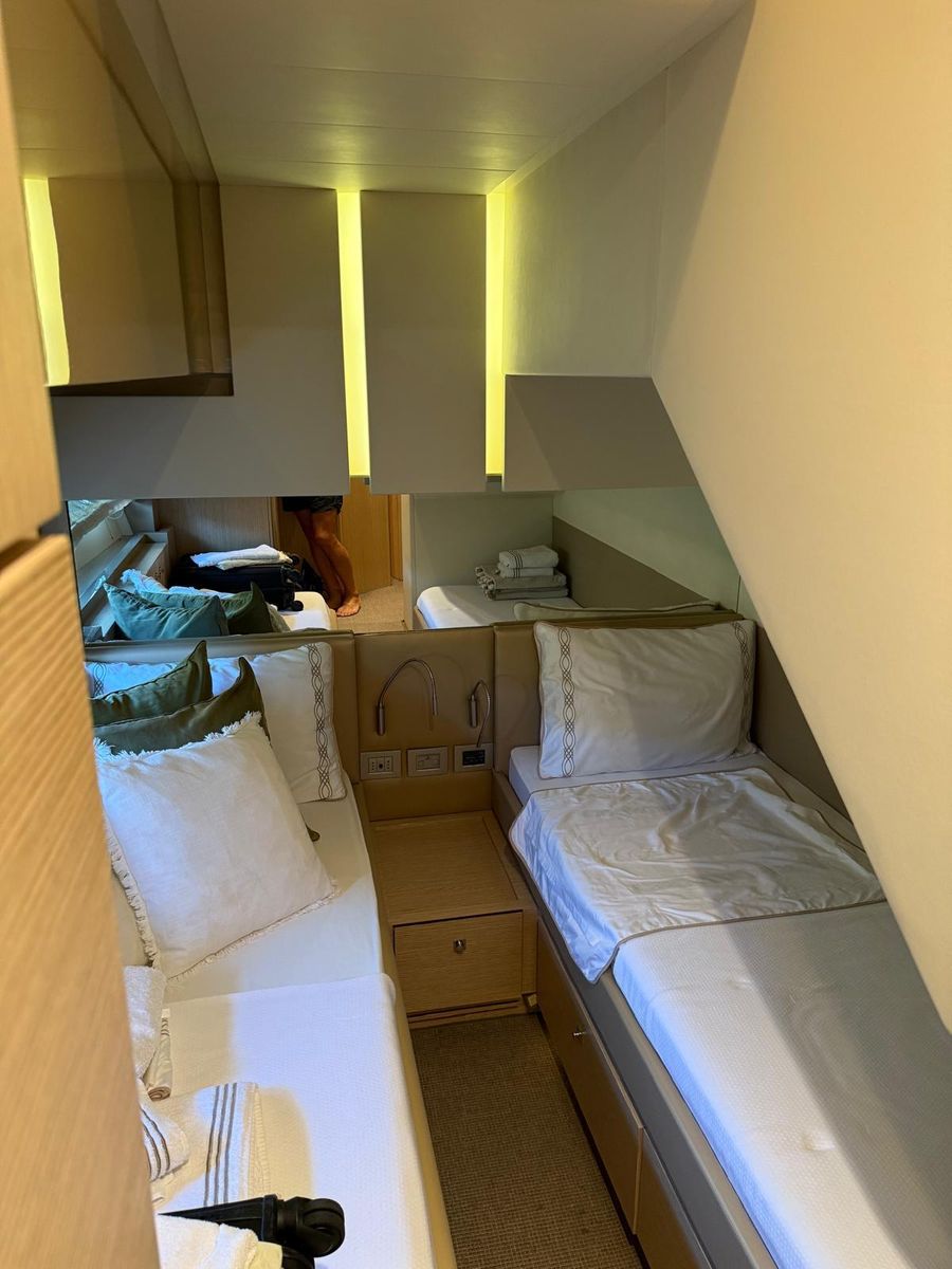 2012 Ferretti Yachts 75 