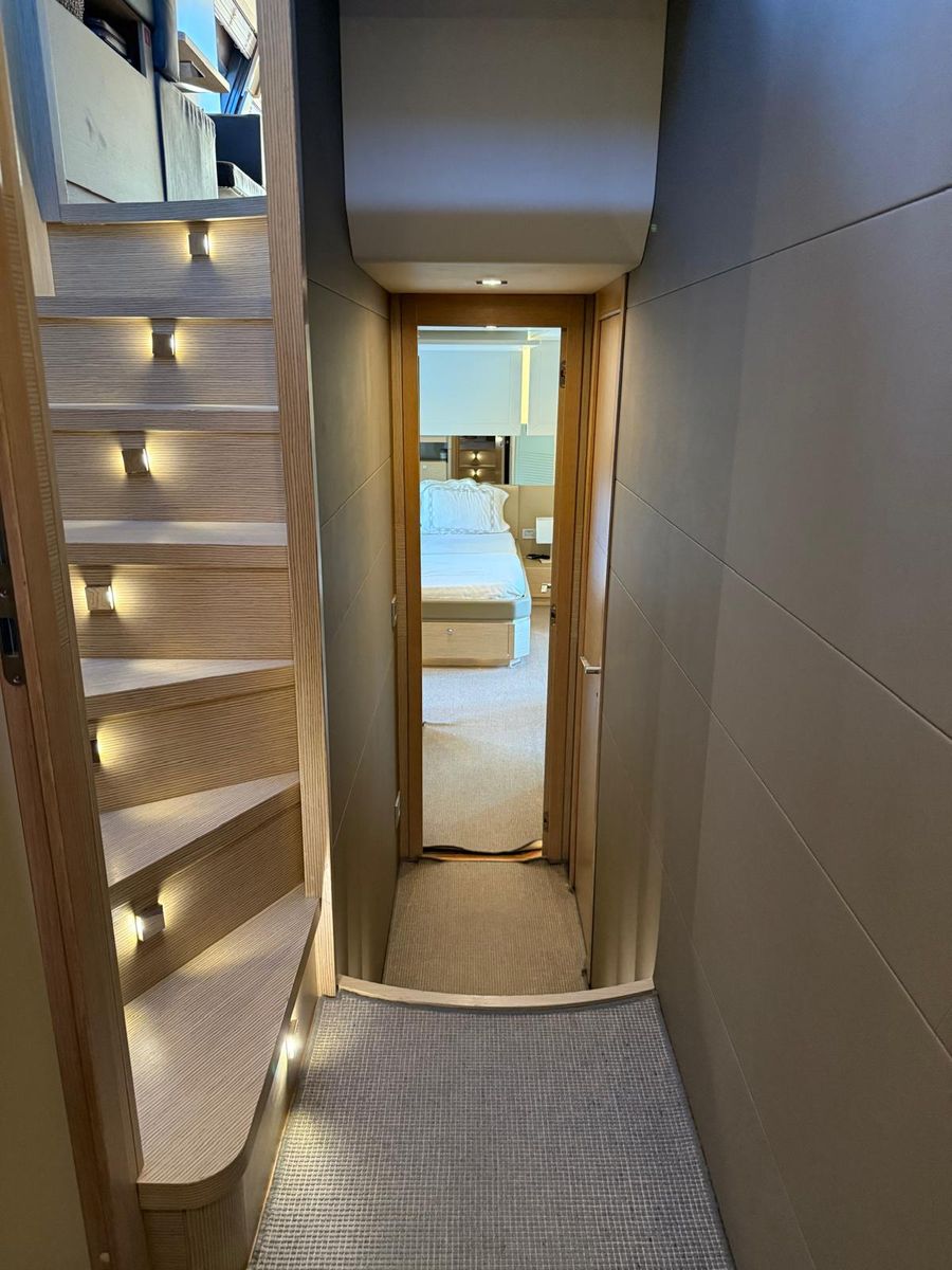 2012 Ferretti Yachts 75 
