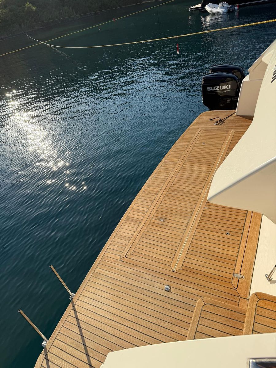 2012 Ferretti Yachts 75 
