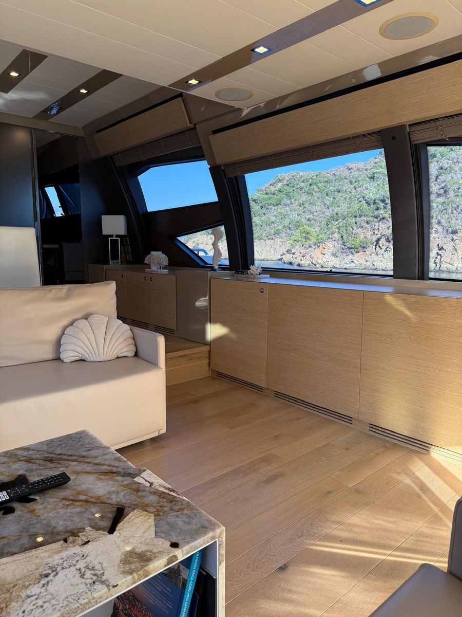 2012 Ferretti Yachts 75 