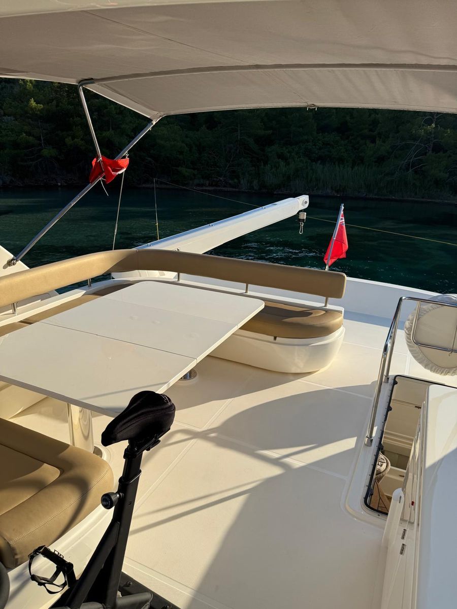 2012 Ferretti Yachts 75 