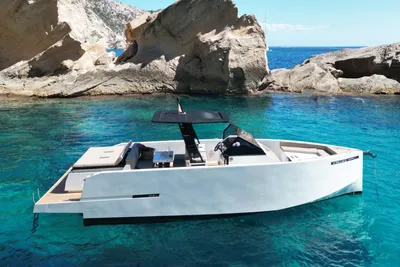 2021 De Antonio Yachts 34