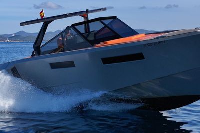 Yacht