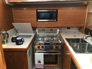 2018 Catalina 43 