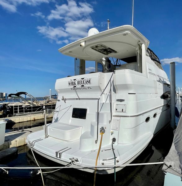 2000 Carver 466 Motor Yacht