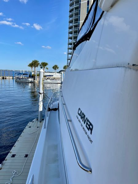 2000 Carver 466 Motor Yacht