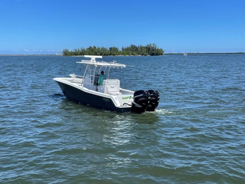 2019 Invincible 33 Center Console