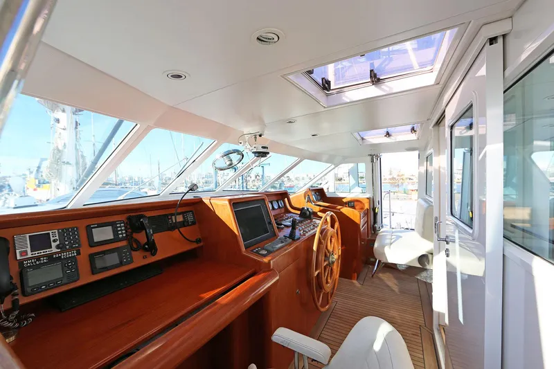Hide N Sea Yacht Photos Pics Wheelhouse