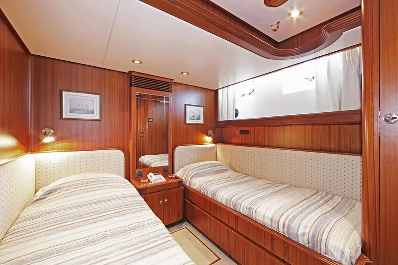 Hide N Sea Yacht Photos Pics Guest cabin 2