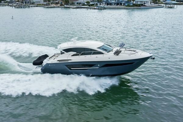 2020 Cruisers Yachts 46 Cantius