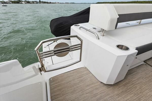 2020 Cruisers Yachts 46 