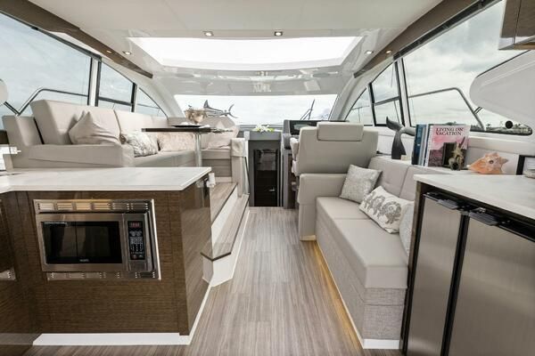 2020 Cruisers Yachts 46 