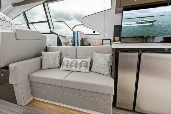 Sweet Caroline Yacht Photos Pics Aft Seating