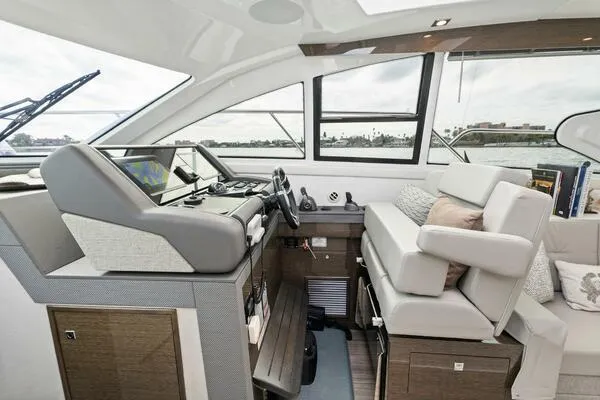 Sweet Caroline Yacht Photos Pics Helm Seating