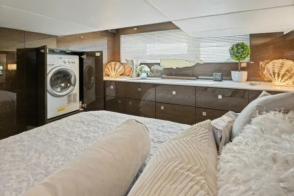 Sweet Caroline Yacht Photos Pics Master Stateroom