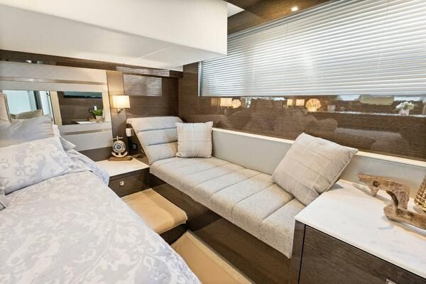 2020 Cruisers Yachts 46 