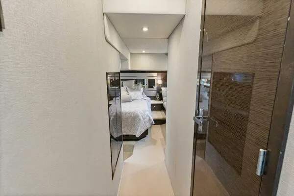 Sweet Caroline Yacht Photos Pics Master Stateroom