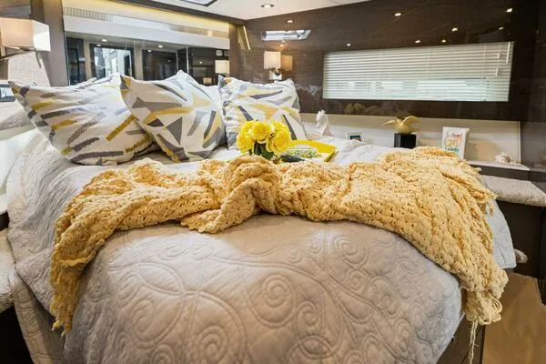 Sweet Caroline Yacht Photos Pics VIP Stateroom