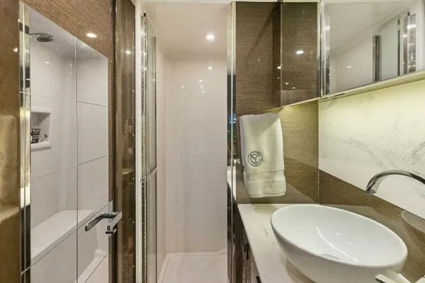 Sweet Caroline Yacht Photos Pics VIP Head & Shower